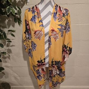 Umgee Kimono Women's Small/Medium Yellow Floral Open Front Wrap Kimono.